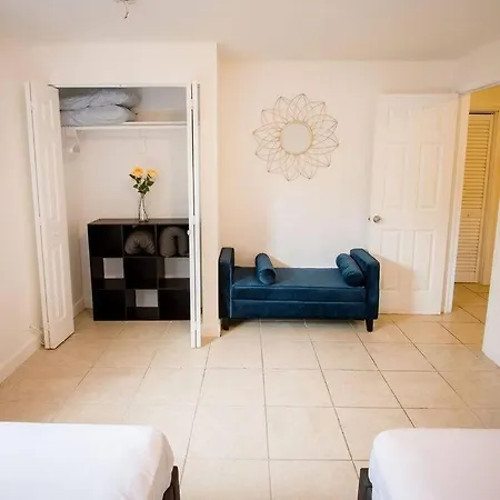 3 Bedroom Miami Home 15 Minutes To The Beach Exterior photo