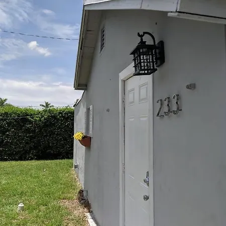 3 Bedroom Miami Home 15 Minutes To The Beach Exterior photo